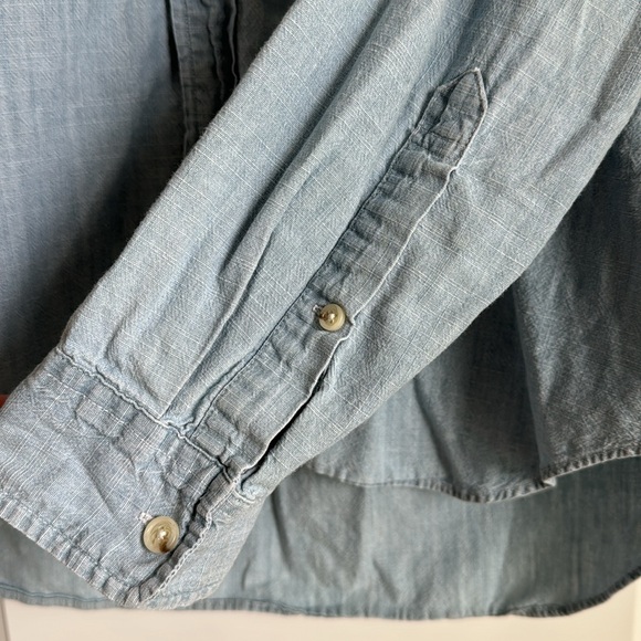 Men’s J Crew Chambray Button Down - Size L - Picture 3 of 5